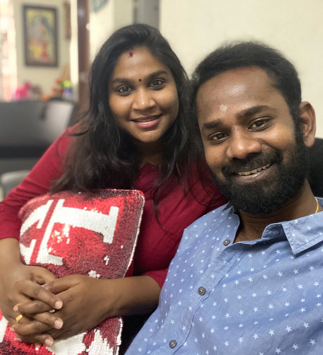 திரைத்துறைக்கு வருவதற்கு முன்னர் பண்பலை தொகுப்பாளராக பணியாற்றிய ரமேஷ் திலக் கடந்த 2018-ம் ஆண்டு பிரபல ஸ்டண்ட் மாஸ்டர் ராம்போ ராஜ்குமாரின் மகளும் ரேடியோ ஜாக்கியுமான நவலட்சுமி என்பவரை திருமணம் செய்து கொண்டார். திரைத்துறைக்கு வருவதற்கு முன்னர் பண்பலை தொகுப்பாளராக பணியாற்றிய ரமேஷ் திலக் கடந்த 2018-ம் ஆண்டு பிரபல ஸ்டண்ட் மாஸ்டர் ராம்போ ராஜ்குமாரின் மகளும் ரேடியோ ஜாக்கியுமான நவலட்சுமி என்பவரை திருமணம் செய்து கொண்டார்.