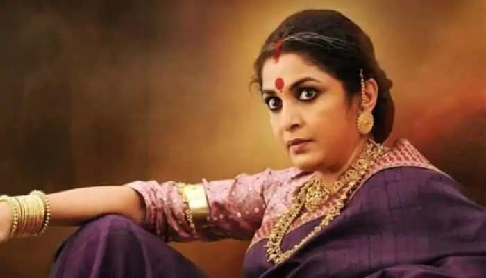 பின்னர், நீண்ட நாளுக்குப் பிறகு ராஜமௌலி இயக்கத்தில் பாகுபலி படத்தில் ராஜமாதா கதாபாத்திரத்தில் நடித்ததன் மூலம், இந்திய அளவில் பெரிய அளவில் பெயரைப் பெற்றார் ரம்யா கிருஷ்ணன். பின்னர், நீண்ட நாளுக்குப் பிறகு ராஜமௌலி இயக்கத்தில் பாகுபலி படத்தில் ராஜமாதா கதாபாத்திரத்தில் நடித்ததன் மூலம், இந்திய அளவில் பெரிய அளவில் பெயரைப் பெற்றார் ரம்யா கிருஷ்ணன்.