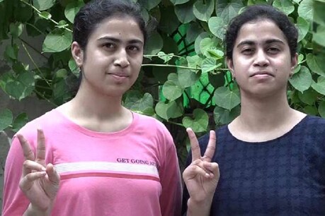 ஐந்து பாடங்களிலும் ஒரே மதிப்பெண்களைப் பெற்ற இரட்டைச் சகோதரிகள் ஐந்து பாடங்களிலும் ஒரே மதிப்பெண்களைப் பெற்ற இரட்டைச் சகோதரிகள்