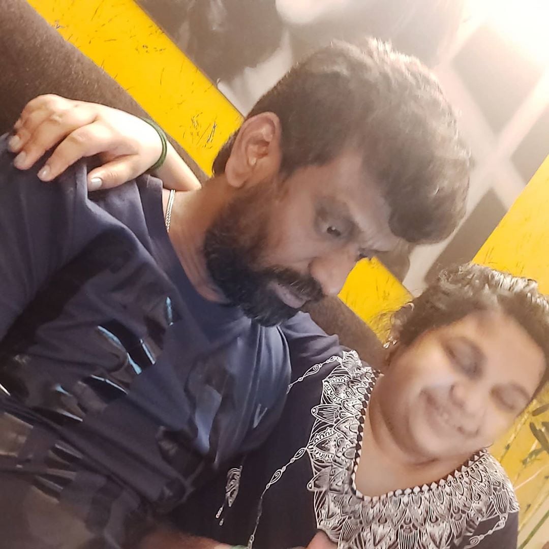முன்னதாக தனது மகள்கள் ஜோவிகா, ஜெய்னிதா ஓகே சொல்லித் தான் பீட்டர் பாலை திருமணம் முடித்ததாக வனிதா தெரிவித்திருந்தார். முன்னதாக தனது மகள்கள் ஜோவிகா, ஜெய்னிதா ஓகே சொல்லித் தான் பீட்டர் பாலை திருமணம் முடித்ததாக வனிதா தெரிவித்திருந்தார்.