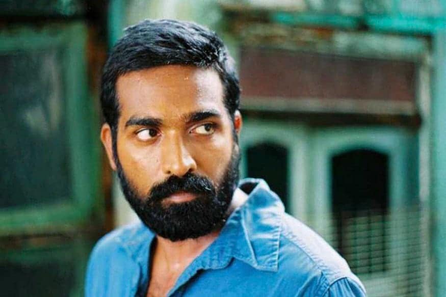 விஜய் சேதுபதியின் இந்த வித்தியாசமான லுக்கை பார்த்த சிலர் சத்யா படத்தின் இரண்டாம் பாகத்தில் விஜய் சேதுபதி நடிக்க இருக்கிறார் என்று தகவல் பரப்பினர். விஜய் சேதுபதியின் இந்த வித்தியாசமான லுக்கை பார்த்த சிலர் சத்யா படத்தின் இரண்டாம் பாகத்தில் விஜய் சேதுபதி நடிக்க இருக்கிறார் என்று தகவல் பரப்பினர்.