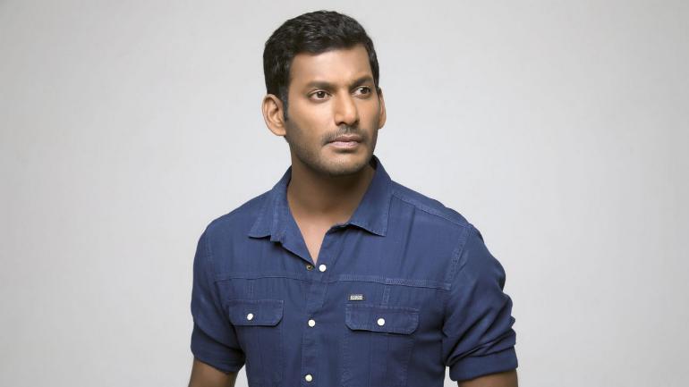 தமிழ் சினிமாவின் முன்னணி நடிகர் விஷால் கடந்த 20 தினங்களுக்கு முன்னர் கொரோனாவால் பாதிக்கப்பட்டார். தமிழ் சினிமாவின் முன்னணி நடிகர் விஷால் கடந்த 20 தினங்களுக்கு முன்னர் கொரோனாவால் பாதிக்கப்பட்டார்.