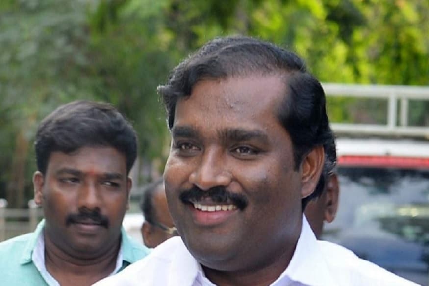 தமிழக வாழ்வுரிமைக் கட்சியின் தலைவர் வேல்முருகன்.