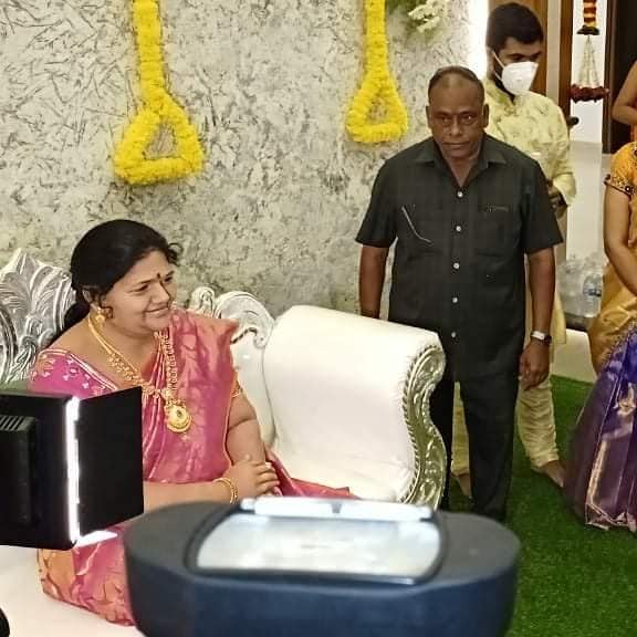 காலமான சத்யாமணியின் மெழுகு சிலையால், நிகழ்ச்சிக்கு வந்த அனைவருமே உணர்ச்சிப் பெருக்குடன் காணப்பட்டனர், காலமான சத்யாமணியின் மெழுகு சிலையால், நிகழ்ச்சிக்கு வந்த அனைவருமே உணர்ச்சிப் பெருக்குடன் காணப்பட்டனர்,