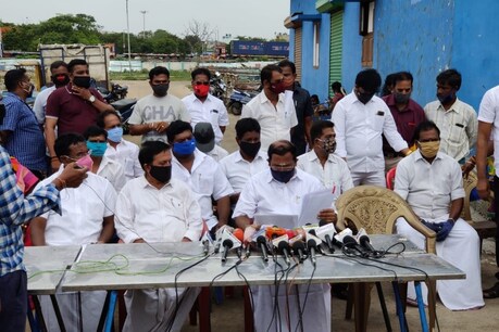 கடந்த ஒரு வாரத்தில் மட்டும் பிற மாவட்டங்களிலிருந்து சென்னை திருப்பியவர்கள் ஒரு லட்சம் பேர் - அமைச்சர் பாண்டியராஜன் கடந்த ஒரு வாரத்தில் மட்டும் பிற மாவட்டங்களிலிருந்து சென்னை திருப்பியவர்கள் ஒரு லட்சம் பேர் - அமைச்சர் பாண்டியராஜன்