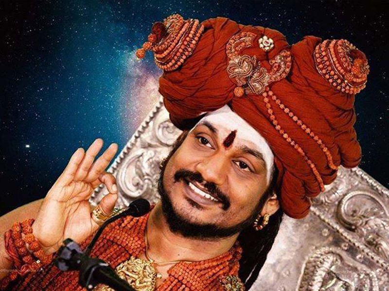 நானொரு பரதேசிங்கையா.. பிச்சைக்காரன், எச்ச சோறு.. என்றேல்லாம் பேசி சர்ச்சையில் சிக்கிவரும் சாமியார் நித்யானந்தா.. இப்போதுவரை எங்கிருக்கிறார் என்பது தெரியவில்லை. நானொரு பரதேசிங்கையா.. பிச்சைக்காரன், எச்ச சோறு.. என்றேல்லாம் பேசி சர்ச்சையில் சிக்கிவரும் சாமியார் நித்யானந்தா.. இப்போதுவரை எங்கிருக்கிறார் என்பது தெரியவில்லை.