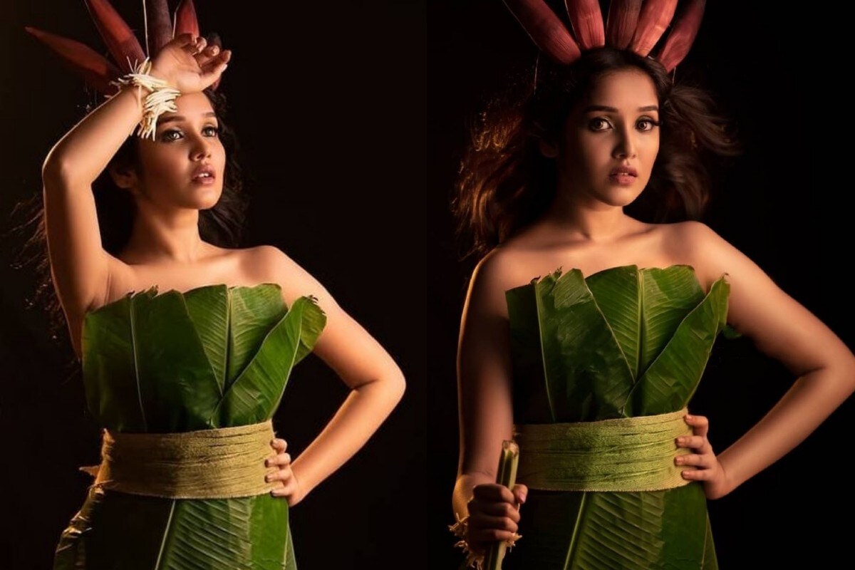 நடிகர் அஜித்துக்கு மகளாக நடித்த அனிகா வாழையிலையில் மட்டும் அணிந்து எடுத்துள்ள புகைப்படம் வைரலாகி உள்ளது. நடிகர் அஜித்துக்கு மகளாக நடித்த அனிகா வாழையிலையில் மட்டும் அணிந்து எடுத்துள்ள புகைப்படம் வைரலாகி உள்ளது.