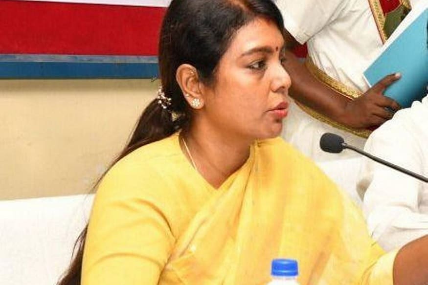 தமிழக சுகாதாரத்துறை முன்னாள் செயலாளர் பீலா ராஜேஷ் மீது வருமானத்திற்கு அதிகமாக சொத்து சேர்த்ததாக எழுந்த புகாரை விசாரிக்க தலைமைச் செயலாளருக்கு மத்திய பணியாளர் நலத்துறை உத்தரவிட்டுள்ளது. தமிழக சுகாதாரத்துறை முன்னாள் செயலாளர் பீலா ராஜேஷ் மீது வருமானத்திற்கு அதிகமாக சொத்து சேர்த்ததாக எழுந்த புகாரை விசாரிக்க தலைமைச் செயலாளருக்கு மத்திய பணியாளர் நலத்துறை உத்தரவிட்டுள்ளது.