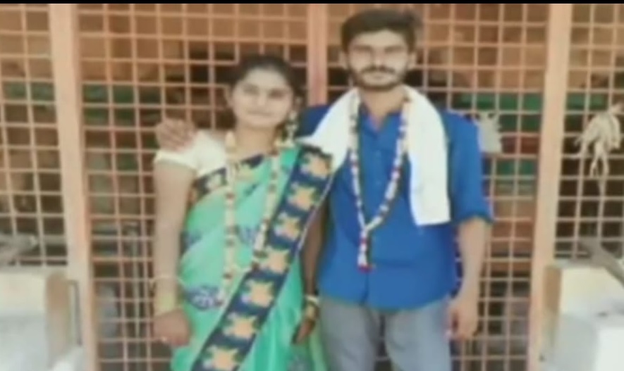  இருப்பினும் தற்பொழுது வரதட்சணை கேட்டு கொடுமைப்படுத்துவதாக அவர் புகார் அளித்துள்ளார். இந்த புகார் குறித்து விசாரணை செய்து வருவதாக போலீசார் தெரிவித்துள்ளனர்.