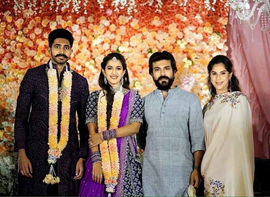 நடிகர் சிரஞ்சீவி, ராம் சரண், அல்லு அர்ஜூன், நிஹரிகாவின் சகோதரர் நடிகர் வருண் தேஜ் உள்ளிட்டோரும் நிஹாரிகா கொனிடேலா நிச்சயதார்த்தத்தில் கலந்து கொண்டனர். நடிகர் சிரஞ்சீவி, ராம் சரண், அல்லு அர்ஜூன், நிஹரிகாவின் சகோதரர் நடிகர் வருண் தேஜ் உள்ளிட்டோரும் நிஹாரிகா கொனிடேலா நிச்சயதார்த்தத்தில் கலந்து கொண்டனர்.