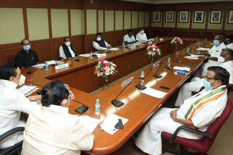 வேளாண் சட்டங்களைத் திரும்பப் பெற வலியுறுத்தி தமிழகம் முழுவதும் கண்டன ஆர்ப்பாட்டம் - திமுக கூட்டணிக் கட்சிகள் முடிவு வேளாண் சட்டங்களைத் திரும்பப் பெற வலியுறுத்தி தமிழகம் முழுவதும் கண்டன ஆர்ப்பாட்டம் - திமுக கூட்டணிக் கட்சிகள் முடிவு