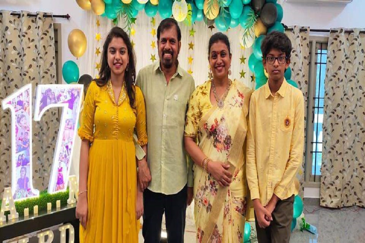  நடிகையும், எம்.எல்.ஏ.வுமான ரோஜா செல்வமணி, தனது மகள் அன்ஷுமல்லிகாவின் 17வது பிறந்தநாளை கொண்டாடியுள்ளார். அதன் புகைப்படங்கள்