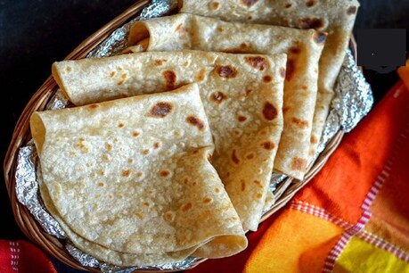 தினமும் சப்பாத்தியா....இன்றைக்கு ருமாலி ரொட்டி செய்து பாருங்கள் : எத்தனை சாப்பிட்டாலும் அளவே தெரியாது தினமும் சப்பாத்தியா....இன்றைக்கு ருமாலி ரொட்டி செய்து பாருங்கள் : எத்தனை சாப்பிட்டாலும் அளவே தெரியாது
