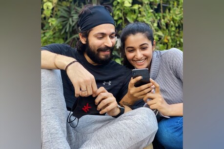 லாக்டவுன் முடியுற வரைக்கும் வெயிட் பண்ண முடியாதா?.... ஹரிஷ் கல்யாணின் லவ் ட்வீட்டுக்கு ப்ரியா பவானி சங்கர் ரியாக்ஷன் லாக்டவுன் முடியுற வரைக்கும் வெயிட் பண்ண முடியாதா?.... ஹரிஷ் கல்யாணின் லவ் ட்வீட்டுக்கு ப்ரியா பவானி சங்கர் ரியாக்ஷன்