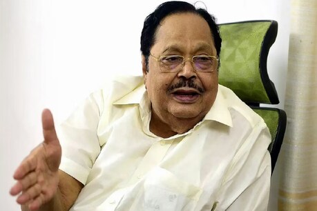 வாக்குறுதிகளை அள்ளி வீசுவார்கள், ஆனால் நிறைவேற்ற மாட்டார்கள்: அதிமுக மீது துரைமுருகன் தாக்கு வாக்குறுதிகளை அள்ளி வீசுவார்கள், ஆனால் நிறைவேற்ற மாட்டார்கள்: அதிமுக மீது துரைமுருகன் தாக்கு