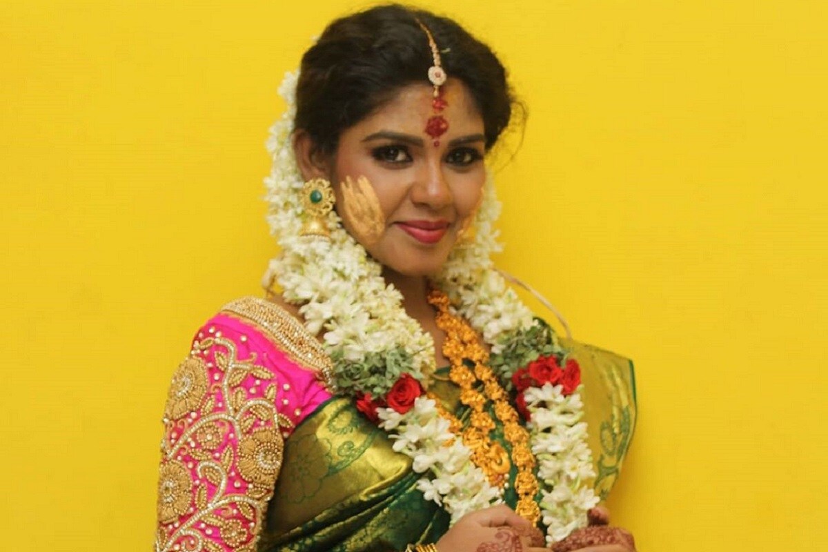 பாண்டியன் ஸ்டோர்ஸ் தொடரின் கதைப்படி கர்ப்பமாக இருக்கும் ஹேமா, நிஜத்திலும் கர்ப்பம் தரித்திருந்தார். பாண்டியன் ஸ்டோர்ஸ் தொடரின் கதைப்படி கர்ப்பமாக இருக்கும் ஹேமா, நிஜத்திலும் கர்ப்பம் தரித்திருந்தார்.