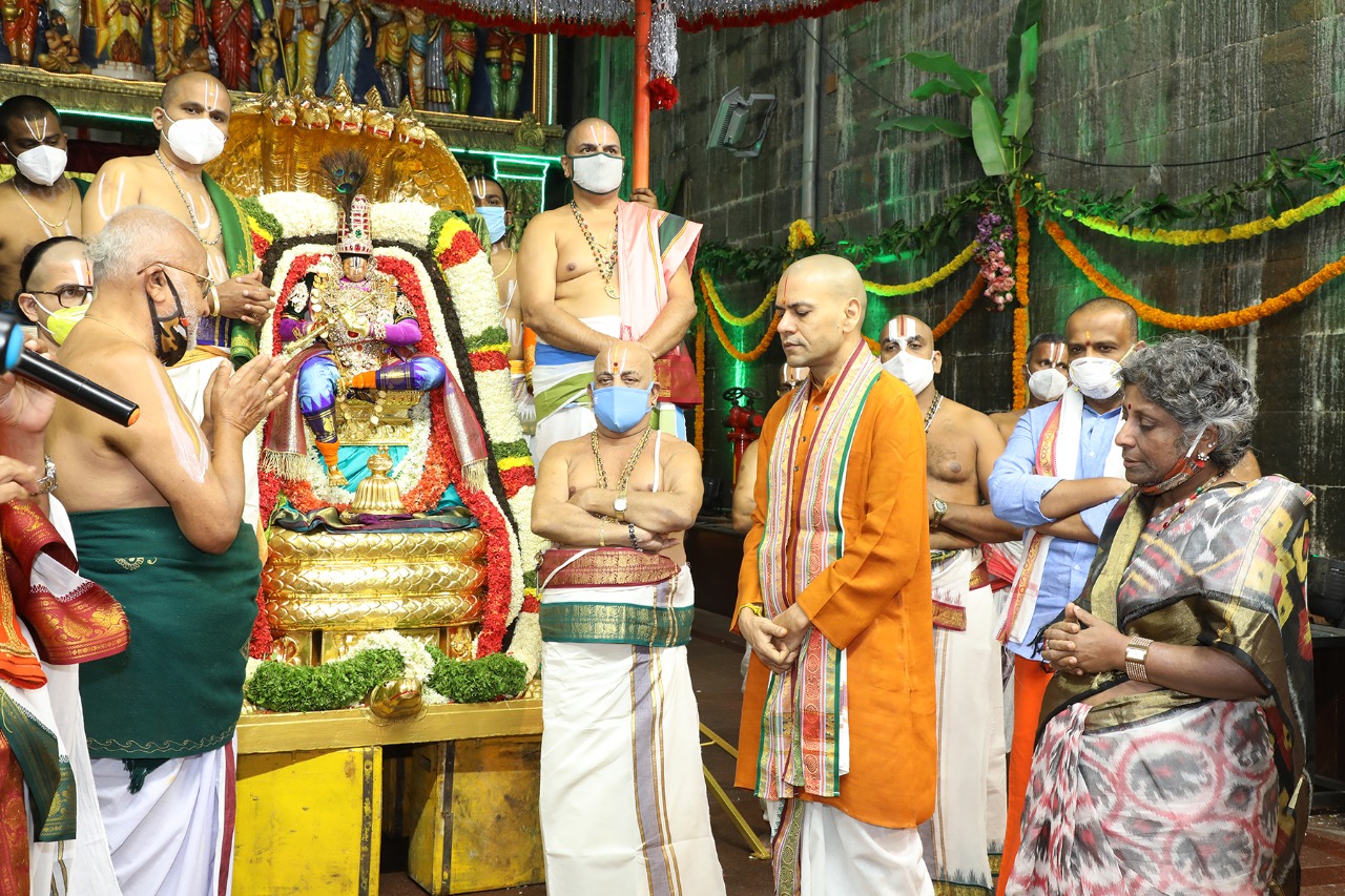  அதனைத் தொடர்ந்து புராண காலம் முதல் ஒவ்வொரு மாதமும் திருப்பதி மலையில் பிரமோற்சவம் நடைபெற்றதாக பல்வேறு புராணங்களில் கூறப்பட்டுள்ளன.