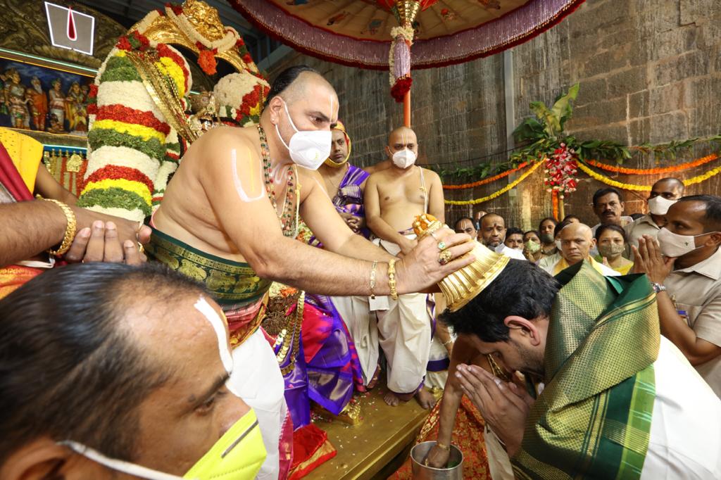  கோவிலில் ஆந்திரா முதல்வருக்கு அளிக்கப்பட்ட மரியாதை