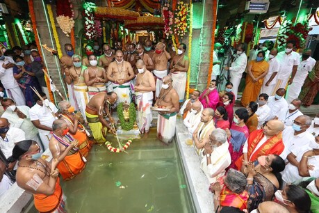 திருப்பதியில் இந்த ஆண்டு நடந்த பிரம்மோற்சவம் வரலாற்றில் இடம் பிடித்துள்ளது திருப்பதியில் இந்த ஆண்டு நடந்த பிரம்மோற்சவம் வரலாற்றில் இடம் பிடித்துள்ளது