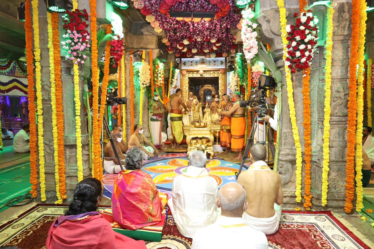  சக்கரத்தாழ்வார் தீர்த்தவாரியுடன் இறுதி நாள் நிகழ்ச்சிகள் தொடக்கம்