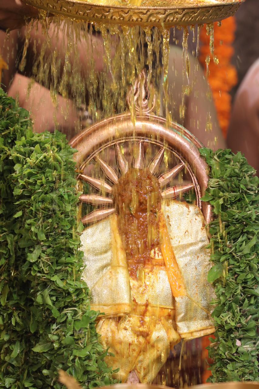  சக்கரத்தாழ்வார் தீர்த்தவாரியுடன் இறுதி நாள் நிகழ்ச்சிகள் தொடக்கம்