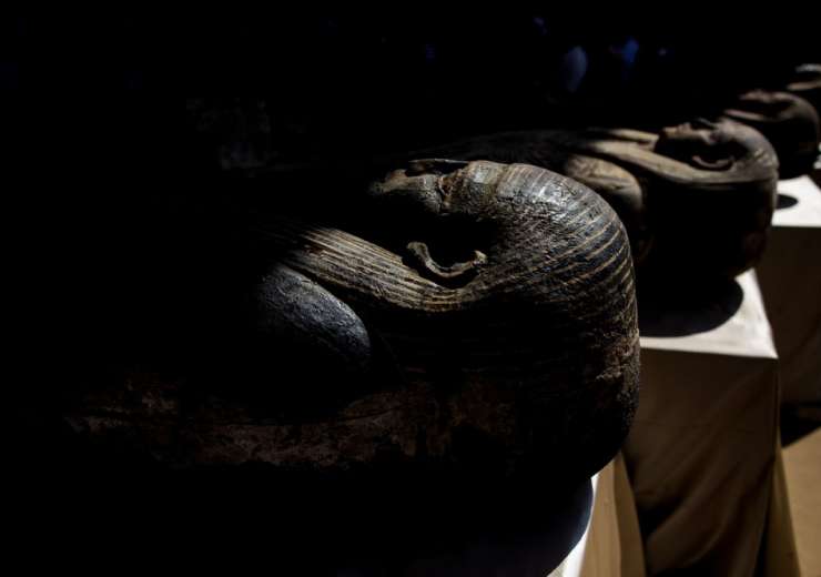 எகிப்தில் 2,500 வருடங்கள் பழைமையான மம்மிக்கள் கண்டுபிடிப்பு புகைப்படங்கள் வெளியீடு