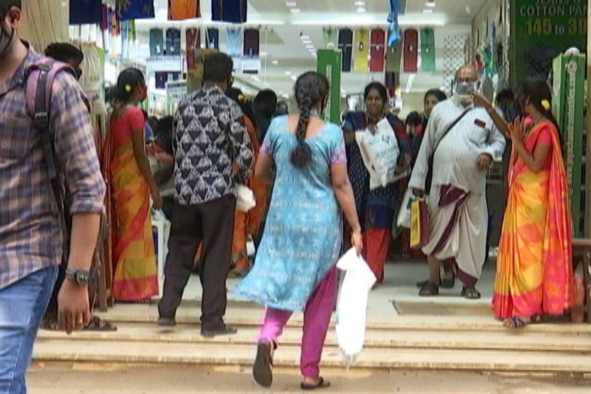 தமிழகம் முழுவதும் இரவு 10 மணி வரை கடைகள் இயங்க அனுமதி