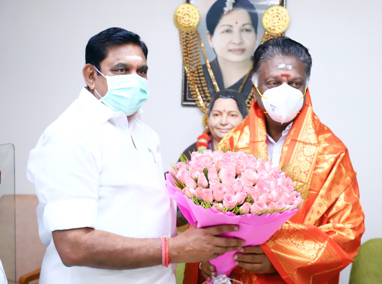 பன்னீர் செல்வம் வீட்டுக்குச் சென்று நன்றி தெரிவித்த எடப்பாடி பழனிசாமி