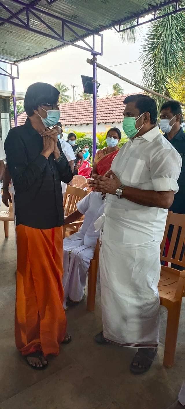 முதல்வர் பழனிசாமியின் தாயார் தவுசாயம்மாளுக்கு மூன்றாம் நாள் காரியம் முடிந்து நேற்று காவிரிக்கரையில் அவரது அஸ்தி கரைக்கப்பட்டது. முதல்வர் பழனிசாமியின் தாயார் தவுசாயம்மாளுக்கு மூன்றாம் நாள் காரியம் முடிந்து நேற்று காவிரிக்கரையில் அவரது அஸ்தி கரைக்கப்பட்டது.