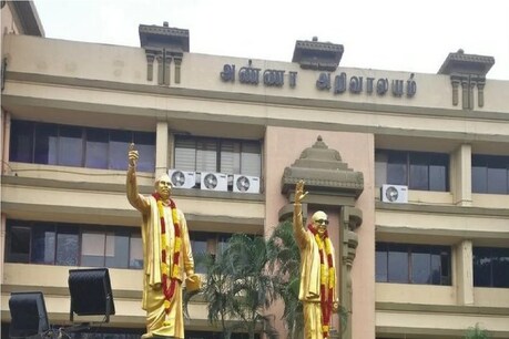 யார் மீது புகார் கூற வந்தோமோ அவர்களை வைத்துக் கொண்டே குறைகளை கேட்டால் எப்படி? புலம்பும் திமுக நிர்வாகிகள் யார் மீது புகார் கூற வந்தோமோ அவர்களை வைத்துக் கொண்டே குறைகளை கேட்டால் எப்படி? புலம்பும் திமுக நிர்வாகிகள்