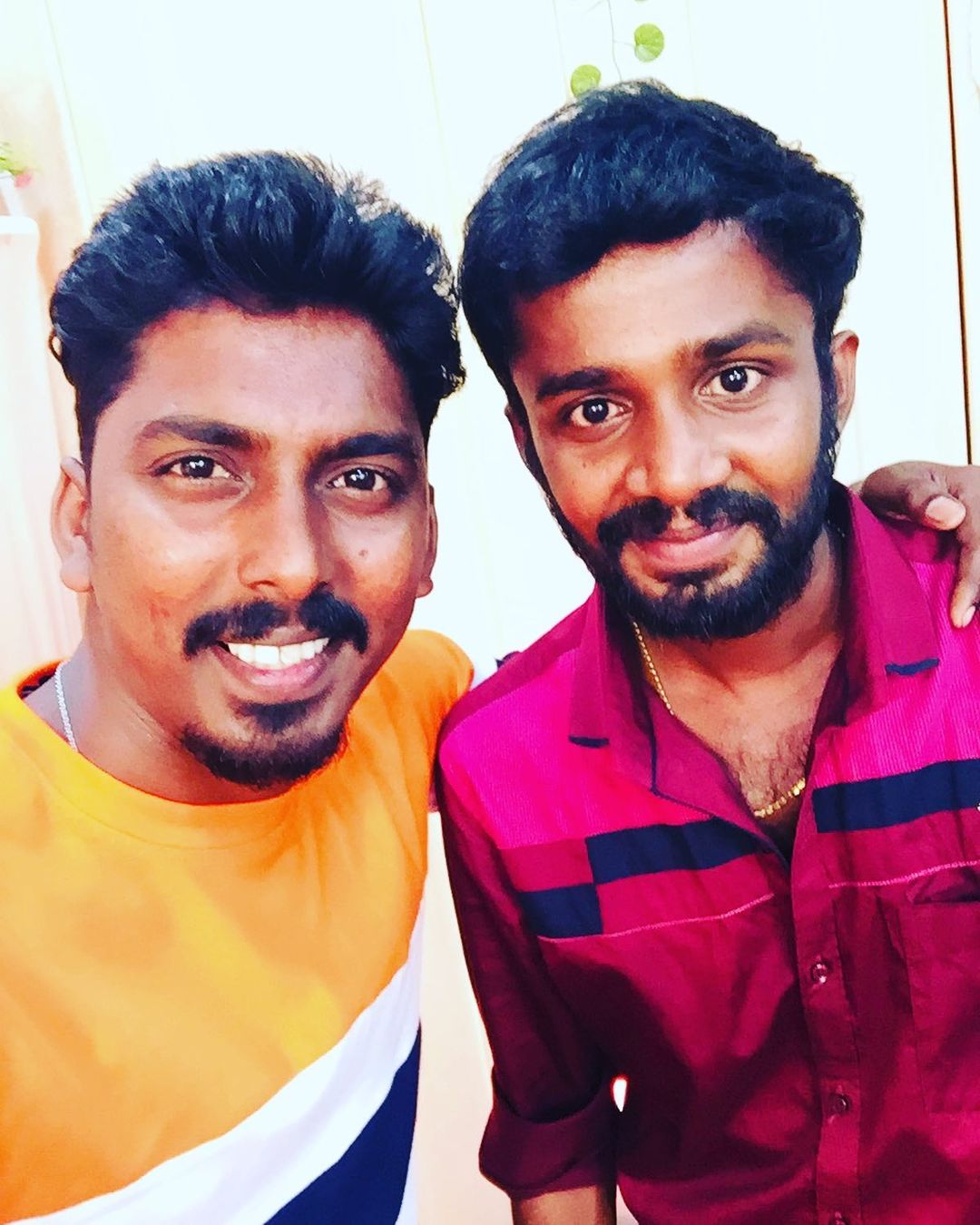 விஜய் டிவியின் ‘கலக்கப்போவது யாரு’ நிகழ்ச்சியின் மூலம் பிரபலமானவர் சரத். இவரும் தீனாவும் சேர்ந்து நிகழ்த்திய காமெடி நிகழ்ச்சிகள் ரசிகர்கள் மத்தியில் நல்ல வரவேற்பு பெற்றன. விஜய் டிவியின் ‘கலக்கப்போவது யாரு’ நிகழ்ச்சியின் மூலம் பிரபலமானவர் சரத். இவரும் தீனாவும் சேர்ந்து நிகழ்த்திய காமெடி நிகழ்ச்சிகள் ரசிகர்கள் மத்தியில் நல்ல வரவேற்பு பெற்றன.
