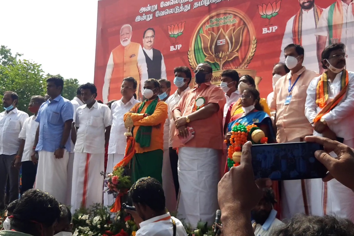 3-ஆம் நாளாக வேல்யாத்திரை நடத்திய எல்.முருகன் கைது..
