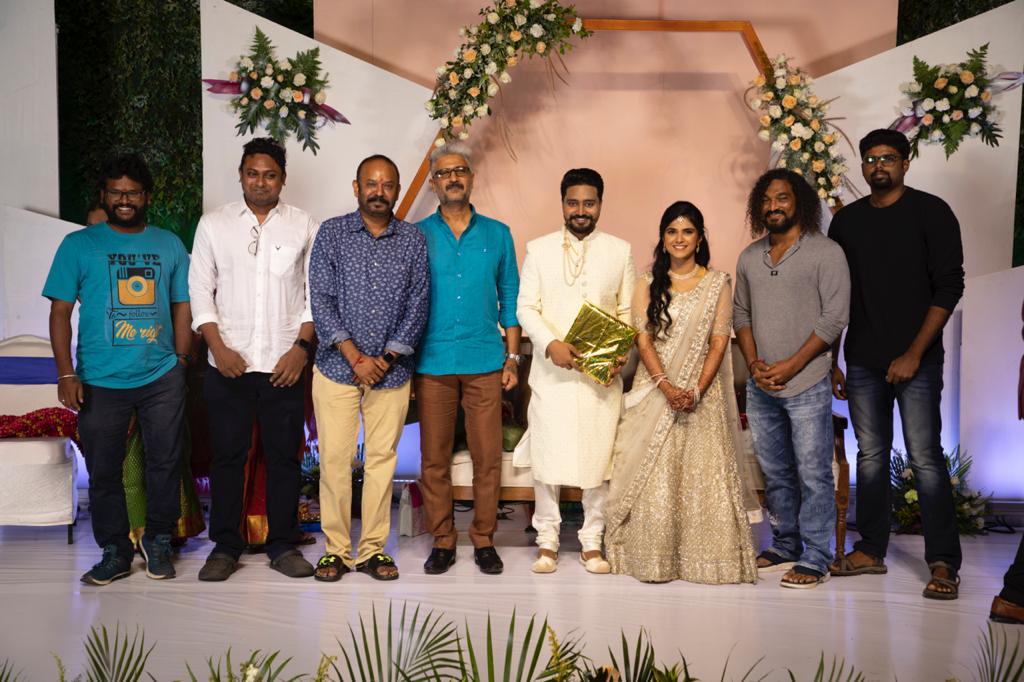 சினிமாவில் எதையாவாது சாதித்துவிட்டுத்தான் திருமணம் செய்துகொள்ளவேண்டும் என்று உறுதியாக பத்துவருடங்களாக காத்திருந்திருந்தார்கள் சினிமாவில் எதையாவாது சாதித்துவிட்டுத்தான் திருமணம் செய்துகொள்ளவேண்டும் என்று உறுதியாக பத்துவருடங்களாக காத்திருந்திருந்தார்கள்