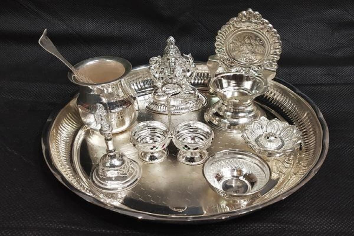 ஒரு கிராம் வெள்ளி நேற்று மாலை நிலவரப்படி ₹ 67.50 விற்பனை ஆன நிலையில் இன்று காலை நிலவரப்படியும் அதே விலைக்கு விற்பனை செய்யப்படுகிறது. ஒரு கிராம் வெள்ளி நேற்று மாலை நிலவரப்படி ₹ 67.50 விற்பனை ஆன நிலையில் இன்று காலை நிலவரப்படியும் அதே விலைக்கு விற்பனை செய்யப்படுகிறது.