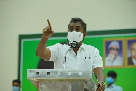 புனித பயணம் செல்லும் கிறிஸ்துவர்களுக்கு ரூ.75 லட்சம் நிதி ஒதுக்கீடு- எஸ்.பி.வேலுமணி புனித பயணம் செல்லும் கிறிஸ்துவர்களுக்கு ரூ.75 லட்சம் நிதி ஒதுக்கீடு- எஸ்.பி.வேலுமணி
