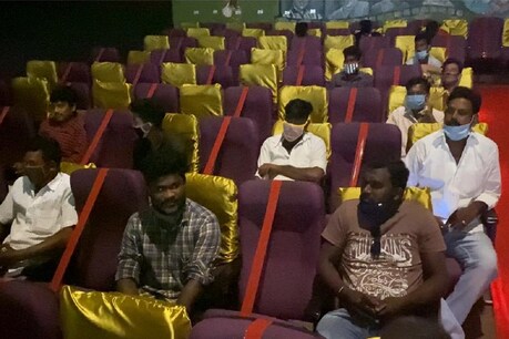 திரையரங்குகள் திறக்கப்பட்டாலும் ரசிகர்களிடம் வரவேற்பு இல்லை: உரிமையாளர்கள் வேதனை திரையரங்குகள் திறக்கப்பட்டாலும் ரசிகர்களிடம் வரவேற்பு இல்லை: உரிமையாளர்கள் வேதனை