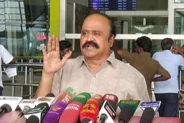 அதிமுகவின் அனைத்து பொறுப்புகளில் இருந்தும் புகழேந்தி திடீர் நீக்கம்!