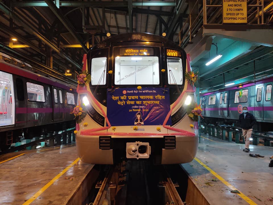 ஒரு நிலையத்தில் பயணிகள் அனைவரும் ஏறிய பின்னர் கதவு மூடப்படும். ரயிலின் அனைத்து கதவுகளும் மூடாவிட்டால் ரயில் புறப்படாது. ரயில் முழுவதும் கண்காணிப்பு கேமரா வசதி செய்யப்பட்டிருக்கும். ஒரு நிலையத்தில் பயணிகள் அனைவரும் ஏறிய பின்னர் கதவு மூடப்படும். ரயிலின் அனைத்து கதவுகளும் மூடாவிட்டால் ரயில் புறப்படாது. ரயில் முழுவதும் கண்காணிப்பு கேமரா வசதி செய்யப்பட்டிருக்கும்.