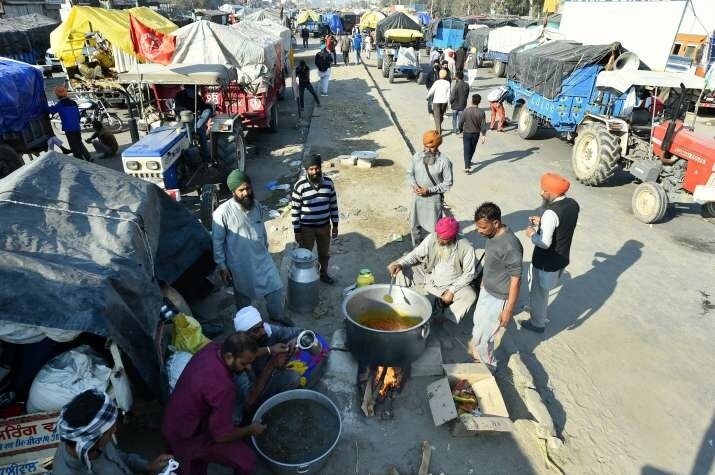 இந்நிலையில் விவசாயிகளுக்கு ஆதரவாக நாளைய தினம் நாடு தழுவிய அளவில் முழு அடைப்பு போராட்டத்துக்கும் அழைப்பு விடுக்கப்பட்டுள்ளது. விவசாயிகளுக்கு ஆதரவாக நாளை நாடு முழுக்க லாரிகள் இயங்காது என்றும் அறிவிக்கப்பட்டுள்ளது. இந்நிலையில் விவசாயிகளுக்கு ஆதரவாக நாளைய தினம் நாடு தழுவிய அளவில் முழு அடைப்பு போராட்டத்துக்கும் அழைப்பு விடுக்கப்பட்டுள்ளது. விவசாயிகளுக்கு ஆதரவாக நாளை நாடு முழுக்க லாரிகள் இயங்காது என்றும் அறிவிக்கப்பட்டுள்ளது.