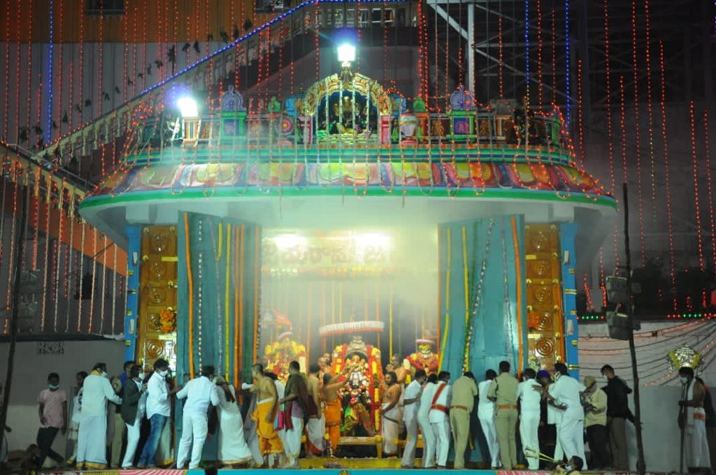  திருப்பதி ஏழுமலையான் கோவிலில் சொர்க்க வாசல் திறப்பு