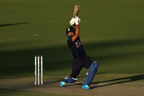 INDvsAUS T20 | கே.எல்.ராகுல், ஜடேஜா அபாரம்... ஆஸ்திரேலிய அணிக்கு 162 ரன்கள் இலக்கு INDvsAUS T20 | கே.எல்.ராகுல், ஜடேஜா அபாரம்... ஆஸ்திரேலிய அணிக்கு 162 ரன்கள் இலக்கு
