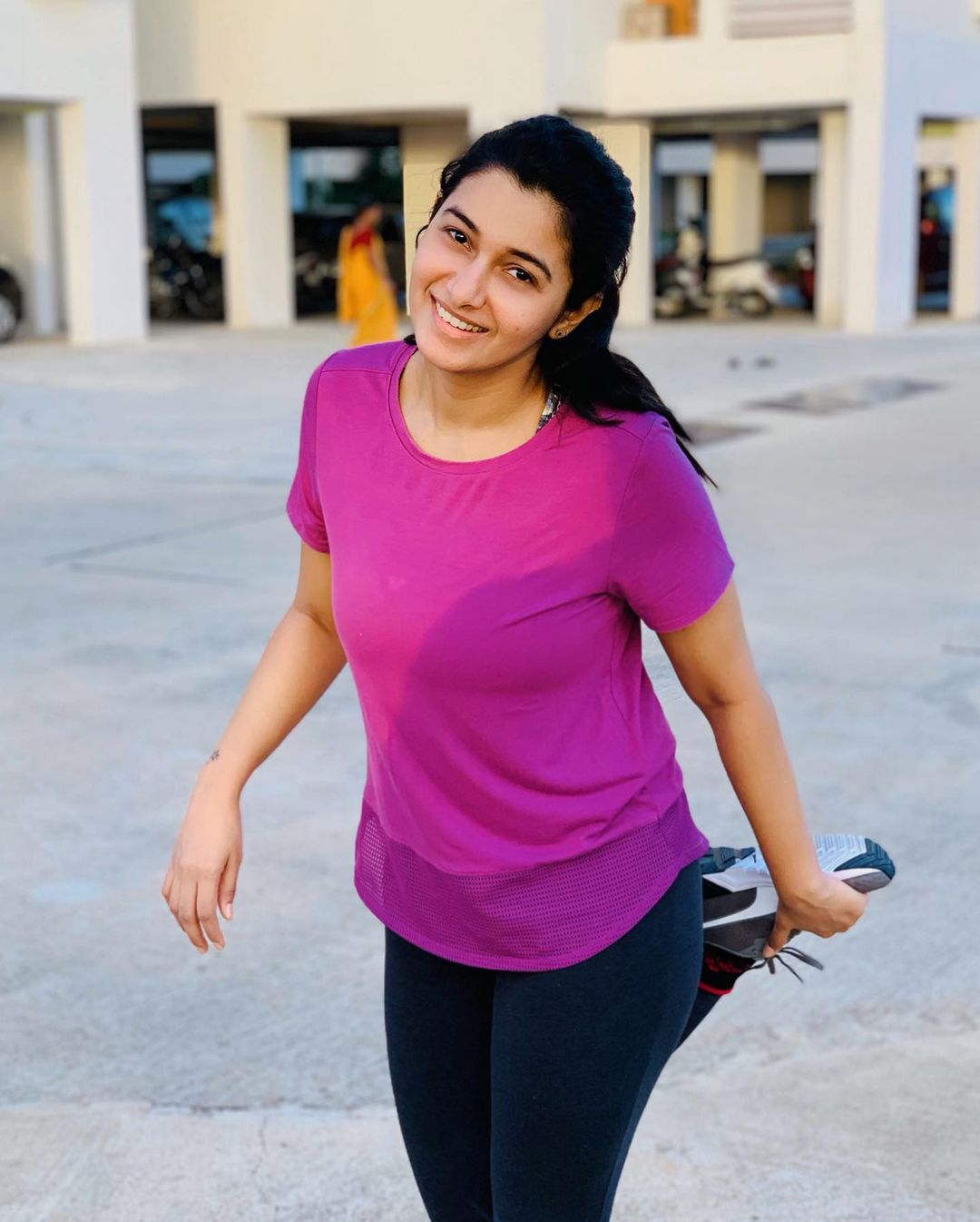 ஷங்கர் இயக்கத்தில் கமல்ஹாசன் உடன் ‘இந்தியன் 2’ படத்திலும் முக்கிய கேரக்டரில் நடித்து வருகிறார் ப்ரியா பவானி சங்கர். ஷங்கர் இயக்கத்தில் கமல்ஹாசன் உடன் ‘இந்தியன் 2’ படத்திலும் முக்கிய கேரக்டரில் நடித்து வருகிறார் ப்ரியா பவானி சங்கர்.