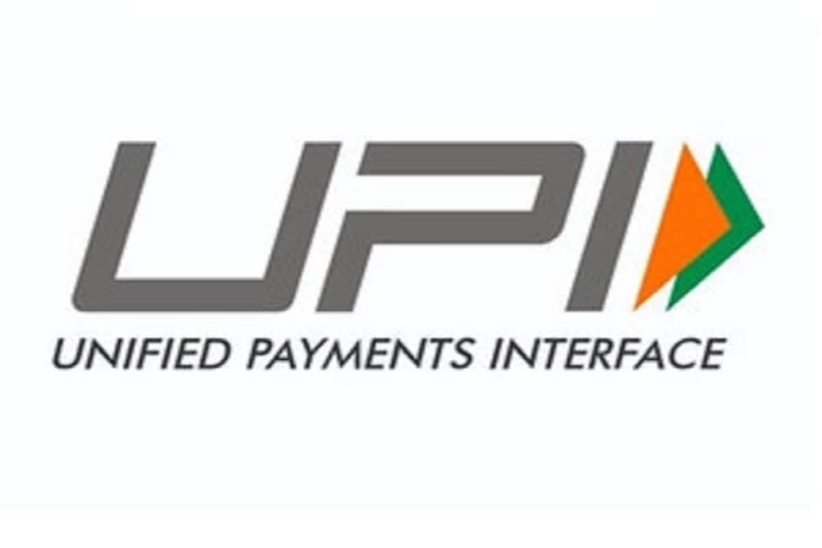 UPI பணப்பரிவர்த்தனைக்கு கூடுதல் கட்டணம் : கூகுள் பே, அமேசான் பே, ஃபோன் பே உள்ளிட்ட பல்வேறு செயலிகளை பயன்படுத்தி மக்கள் பணப்பரிவர்த்தனைகளை மேற்கொண்டு வருகின்றனர். இந்நிலையில், நாளை முதல் (ஜனவரி 1) கூகுள், ஃபோன் பே உள்ளிட்ட பிரைவேட் யூபிஐ செயலிகள் மூலம் பணப்பரிவர்த்தனை மேற்கொண்டால் கூடுதல் கட்டணம் வசூலிக்கப்படும் என தேசிய பணப்பரிவர்த்தனை அமைப்பு கூறியுள்ளது. இருப்பினும், G Pay பயன்படுத்துபவர்களுக்கு எந்தக் கட்டணமும் வசூலிக்கப்படாது என கூகுள் நிறுவனம் அறிவித்துள்ளது. UPI பணப்பரிவர்த்தனைக்கு கூடுதல் கட்டணம் : கூகுள் பே, அமேசான் பே, ஃபோன் பே உள்ளிட்ட பல்வேறு செயலிகளை பயன்படுத்தி மக்கள் பணப்பரிவர்த்தனைகளை மேற்கொண்டு வருகின்றனர். இந்நிலையில், நாளை முதல் (ஜனவரி 1) கூகுள், ஃபோன் பே உள்ளிட்ட பிரைவேட் யூபிஐ செயலிகள் மூலம் பணப்பரிவர்த்தனை மேற்கொண்டால் கூடுதல் கட்டணம் வசூலிக்கப்படும் என தேசிய பணப்பரிவர்த்தனை அமைப்பு கூறியுள்ளது. இருப்பினும், G Pay பயன்படுத்துபவர்களுக்கு எந்தக் கட்டணமும் வசூலிக்கப்படாது என கூகுள் நிறுவனம் அறிவித்துள்ளது.