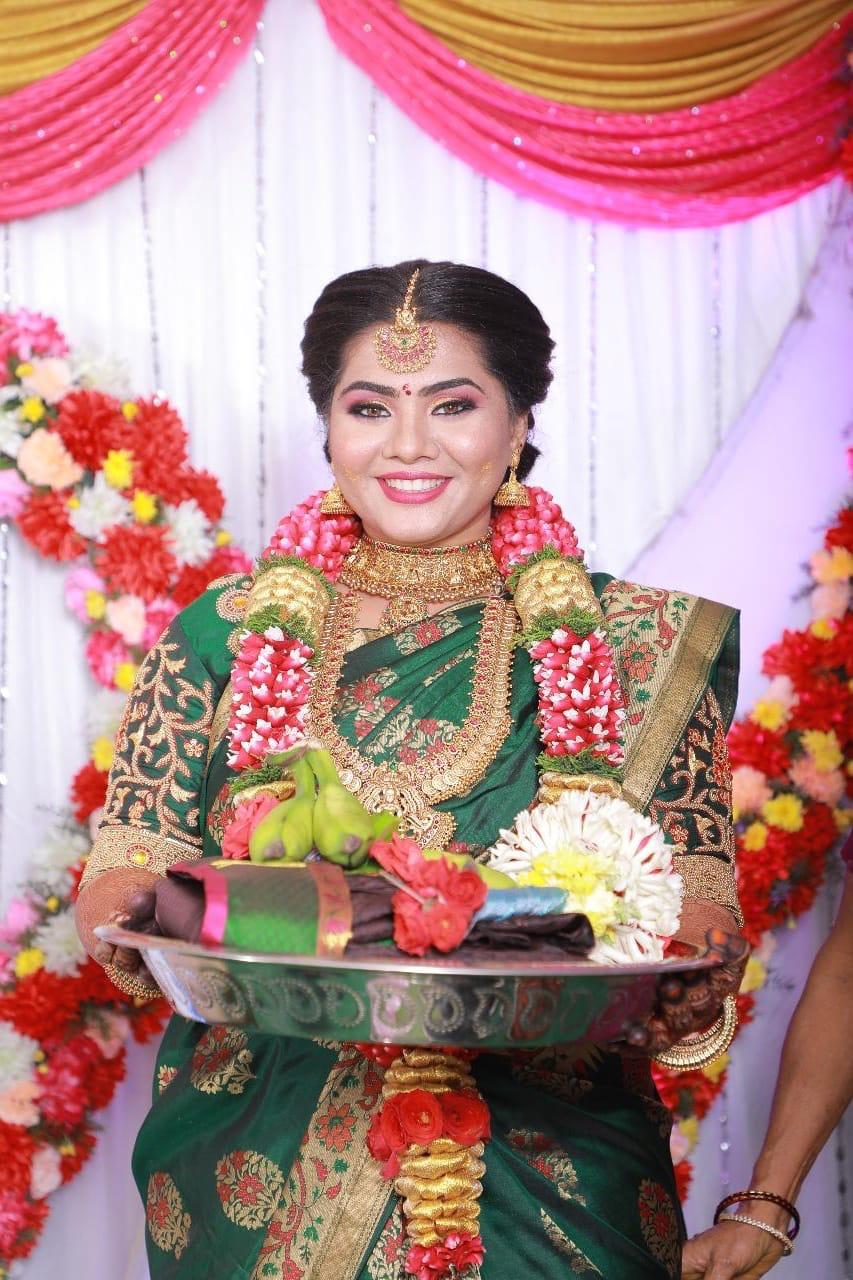 பிப்ரவரி 28-ம் தேதி சென்னை நாவலூரில் வரவேற்பு நிகழ்ச்சி நடைபெற உள்ளதாக பாபு கணேஷ் குடும்பத்தார் தரப்பில் தெரிவிக்கப்பட்டுள்ளது. பிப்ரவரி 28-ம் தேதி சென்னை நாவலூரில் வரவேற்பு நிகழ்ச்சி நடைபெற உள்ளதாக பாபு கணேஷ் குடும்பத்தார் தரப்பில் தெரிவிக்கப்பட்டுள்ளது.