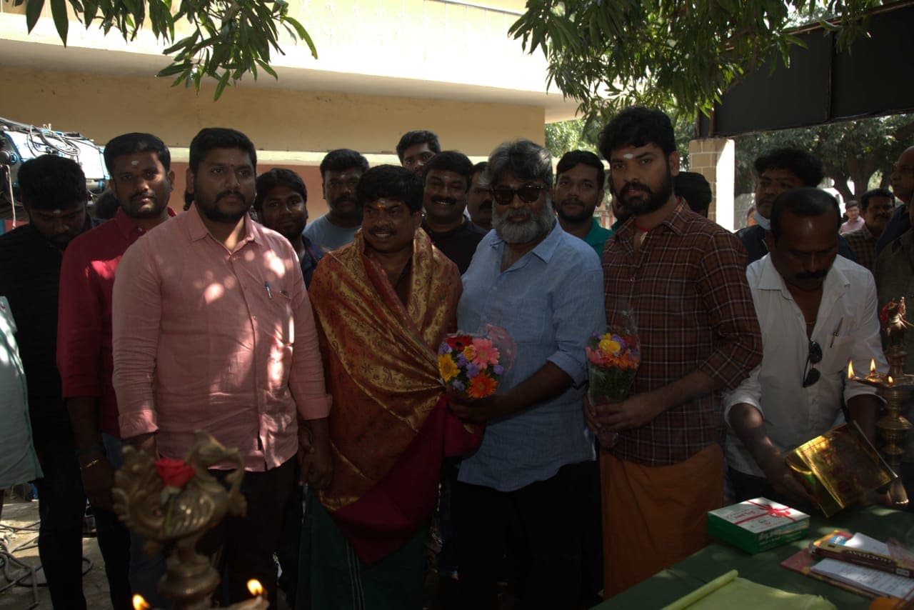 ஜே.கே ரித்திஷ் நடித்த நாயகன், ஆர்.கே.சுரேஷ் நடித்த பில்லாபாண்டி ஆகிய படங்களை இயக்கியவர் குட்டிப்புலி சரவண சக்தி. இவர் அடுத்ததாக வித்தியாசமான கதைக்களத்துடன் விமல் நடிக்கும் படத்தை இயக்குகிறார். இன்னும் பெயரிடப்படாத இந்தப் படத்தில் தான்யா ஹோப் நாயகியாக நடிக்கிறார். மற்ற நடிகர்களின் தேர்வு நடைபெற்று வருகிறது. ஜே.கே ரித்திஷ் நடித்த நாயகன், ஆர்.கே.சுரேஷ் நடித்த பில்லாபாண்டி ஆகிய படங்களை இயக்கியவர் குட்டிப்புலி சரவண சக்தி. இவர் அடுத்ததாக வித்தியாசமான கதைக்களத்துடன் விமல் நடிக்கும் படத்தை இயக்குகிறார். இன்னும் பெயரிடப்படாத இந்தப் படத்தில் தான்யா ஹோப் நாயகியாக நடிக்கிறார். மற்ற நடிகர்களின் தேர்வு நடைபெற்று வருகிறது.