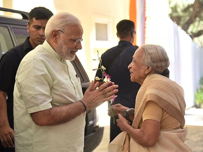 புற்றுநோய்க்கு புதிய மருந்துகள் அல்லது புதிய மருத்துவ முறைகள் எங்கு கண்டுபிடிக்கப்பட்டாலும், அதனை அடையாறு புற்றுநோய் மருத்துவமனையில் அறிமுகம் செய்வதை கடமையாகக் கொண்டிருந்தவர் மருத்துவர் சாந்தா. புற்றுநோய்க்கு புதிய மருந்துகள் அல்லது புதிய மருத்துவ முறைகள் எங்கு கண்டுபிடிக்கப்பட்டாலும், அதனை அடையாறு புற்றுநோய் மருத்துவமனையில் அறிமுகம் செய்வதை கடமையாகக் கொண்டிருந்தவர் மருத்துவர் சாந்தா.