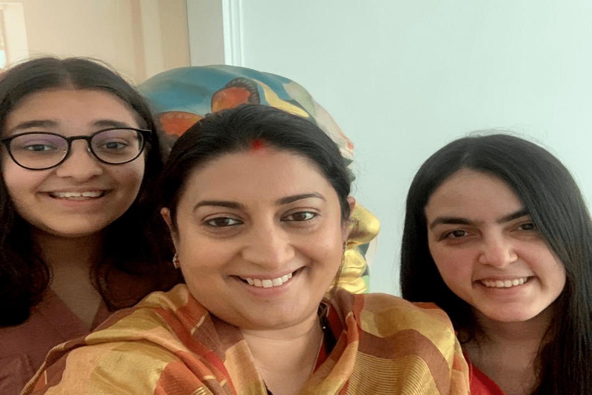 மகள்களின் புகைப்படத்தைப் பகிரிந்த மத்திய அமைச்சர்!