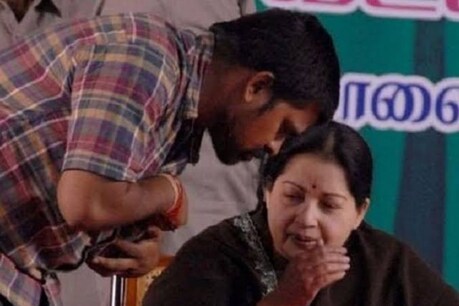 'நிற்கதியாய் நிற்கும் என்னை நிம்மதியாக வாழவிடுங்கள்' - ஜெயலலிதா உதவியாளர் பூங்குன்றன் மனக்குமுறல் 'நிற்கதியாய் நிற்கும் என்னை நிம்மதியாக வாழவிடுங்கள்' - ஜெயலலிதா உதவியாளர் பூங்குன்றன் மனக்குமுறல்