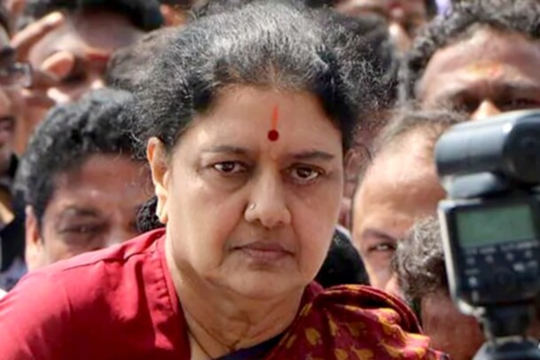 சசிகலாவுக்கு எதிராக அதிமுகவில் தீர்மானம் நிறைவேற்றம்