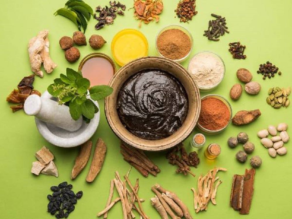  சியவன்பிரஷ் : நெல்லிக்காய, பேரிட்சை, நெய் , வெல்லம் , திராட்சை என பலவகையான மூலிகைகளால் தயாரிக்கப்பட்ட ஆயுர்வேத மருந்துதான் சியவன்பிரஷ். இதை தினமும் காலை உணவு சாப்பிடும் முன் சாப்பிடுங்கள். இதனால் நோய் எதிர்ப்பு சக்தி அதிகரிக்கும்.